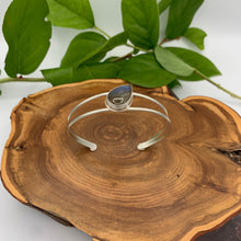 Load image into Gallery viewer, Labradorite Droplet Cuff
