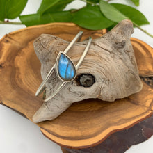 Load image into Gallery viewer, Labradorite Droplet Cuff
